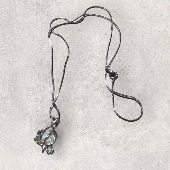 Silver 4 Leaf Shaped Cage Earrings and Pendant Necklace Set with White Pearls - Picture 4 of 5